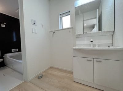 kolet鵠沼　藤沢市　洗面　「猫可」　「猫　不動産」　「猫と幸せに暮らす　賃貸」　「猫　賃貸」　「猫可　賃貸」　「猫可　賃貸　戸建て」　「猫と暮らす　賃貸」　「猫可物件」　三毛猫ホームズ