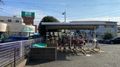 茅ヶ崎市萩園の賃貸マンション「ペルラ103号室」外観。重量鉄骨造4階建、猫2匹飼育可、広めバルコニー付き。「猫可」　「猫　不動産」　「猫と幸せに暮らす　賃貸」　「猫　賃貸」　「猫可　賃貸」　「猫可　賃貸　アパート」　「猫と暮らす　賃貸」　「猫可物件」