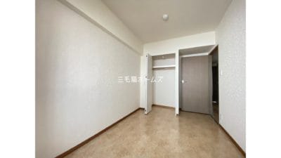 収納付き洋室 猫と暮らせる藤沢賃貸マンション　落ち着いた雰囲気の寝室 クゲヌマファースト704号室