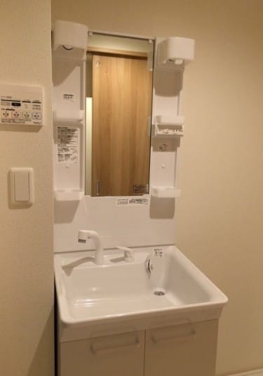 アムール雫 　藤沢市　「猫可」　「猫　不動産」　「猫と幸せに暮らす　賃貸」　「猫　賃貸」　「猫可　賃貸」　「猫可　賃貸　アパート」　「猫と暮らす　賃貸」　「猫可物件」　三毛猫ホームズ　洗面