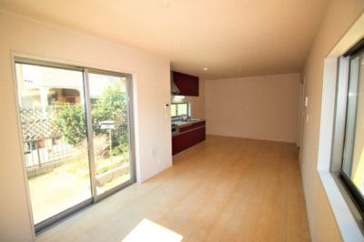 茅ヶ崎市萩園の庭付き3LDK一戸建て賃貸｜猫可・ペット相談可・南西向き築浅戸建住宅　リビング