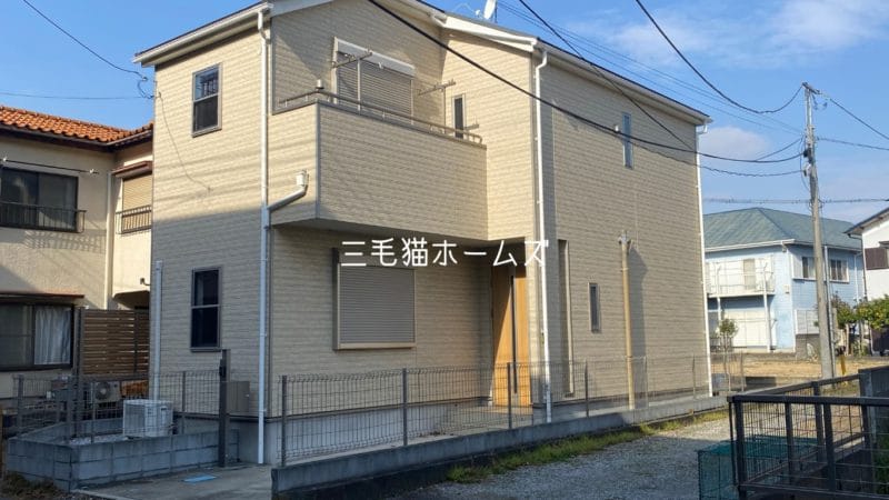 外観写真　茅ヶ崎市萩園の庭付き3LDK一戸建て賃貸外観｜猫可・ペット相談可・南西向き戸建住宅　「猫可」　「猫　不動産」　「猫と幸せに暮らす　賃貸」　「猫　賃貸」　「猫可　賃貸」　「猫可　賃貸　戸建て」　「猫と暮らす　賃貸」　「猫可物件」　三毛猫ホームズ