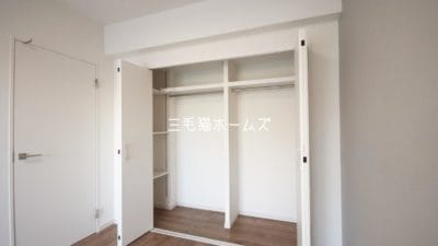 ナイスアーバン藤沢 203号室　リノベーション済み　藤沢市　藤沢駅徒歩圏内　フラット35適合物件「猫可」　「猫　不動産」　「猫と幸せに暮らす　売買」　「猫　売買」　「猫可　売買」　「猫可　売買　マンション」　「猫と暮らす　売買」　「猫可物件」　三毛猫ホームズ 収納