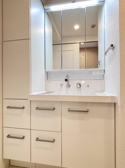 ウインビュ中央林間南｜猫飼育可フルリノベーション済マンション　　「猫可」　「猫　不動産」　「猫と幸せに暮らす　売買」　「猫　売買」　「猫可　売買」　「猫可　売買　マンション」　「猫と暮らす　売買」　「猫可物件」　三毛猫ホームズ　洗面