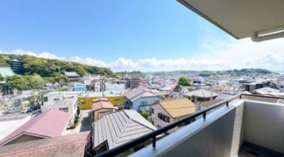 片瀬海岸の低層マンション「藤和江ノ島ホームズステージⅡ」の眺望